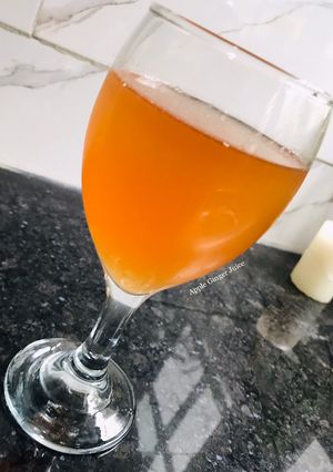 A picture of Apple Ginger Juice.