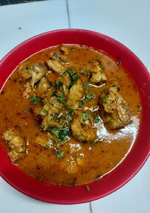 A picture of Chicken curry.