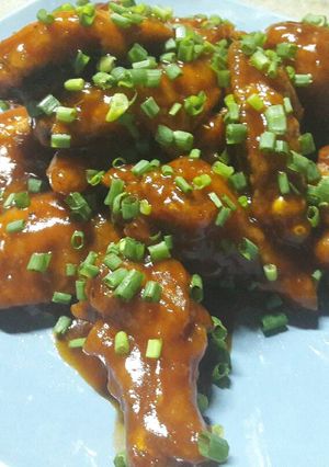 รูปของ ปีกไก่ทอดซอสแดง