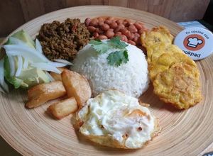 Foto principal de Picadillo con arroz de Mamá🇵🇷
