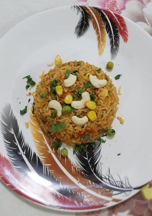 વેજીટેબલ બટર પુલાવ (Vegetable Butter Pulao Recipe In Gujarati) રેસીપી મુખ્ય ફોટો