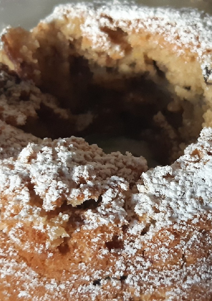 Una foto de Budín de manzanas y pasas de uva🍎🍇