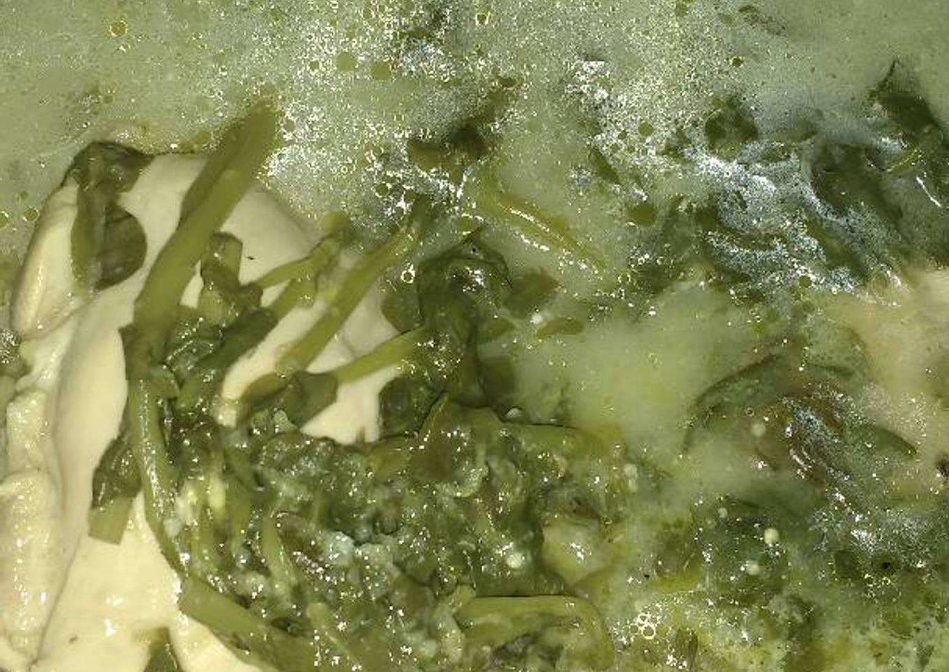 Pollo con verdolagas en salsa verde