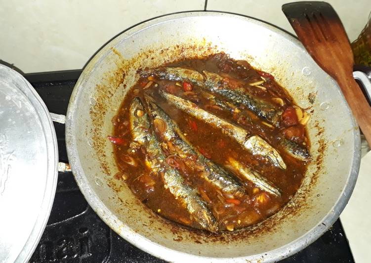 Resep Ikan pindang sauce hitam pedas manis Lezat