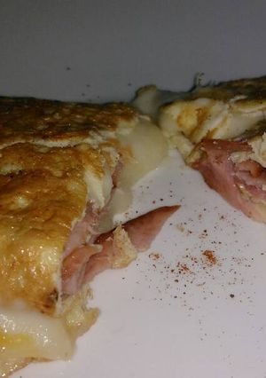 A picture of KETO: Ham and Mozzarella Omelet (Ketogenic).