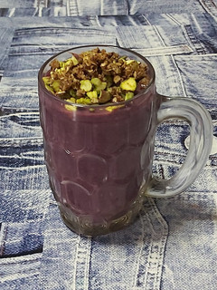 Una foto de Smoothie de mora, frambuesa y chía