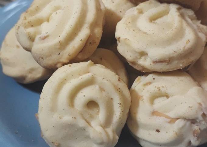 Bagaimana Menyiapkan Kue sagu yang Enak