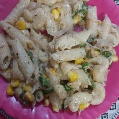 A picture of Creamy white sauce semolina pasta.