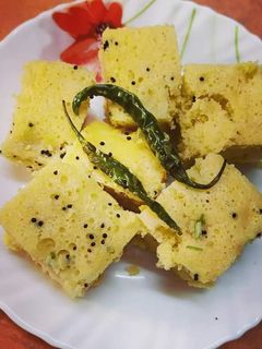 खमन ढोकला(khaman dhokla recipe in hindi) रेसिपी मुख्य फोटो