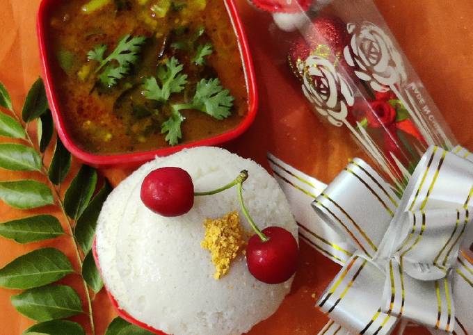 Healthy Spongy Idly With Eggplant Sambar
