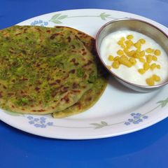 A picture of Matar paratha(stuffed green peas paratha).