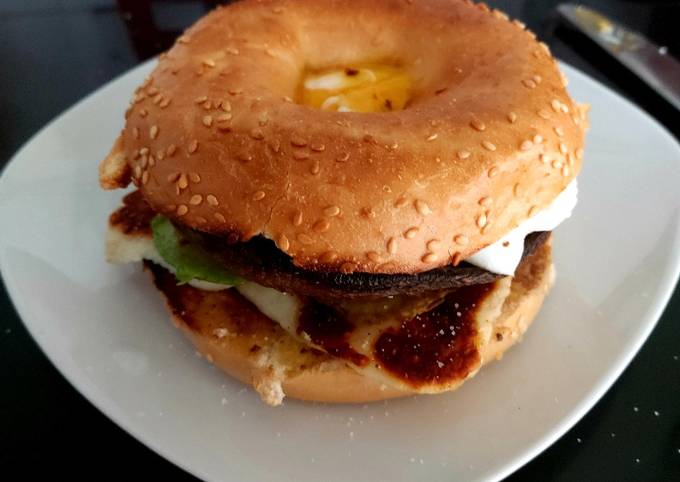 My Breakfast Bagel Sandwich, Portobello Mushroom 🥑 + 🥚 😍