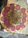 Pizza de charque y salame