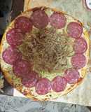 Pizza de charque y salame
