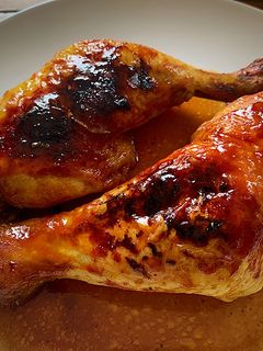 Una foto de Pollo al horno con tomate, soja y miel
