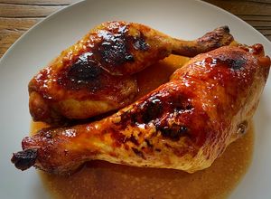 Foto principal de Pollo al horno con tomate, soja y miel