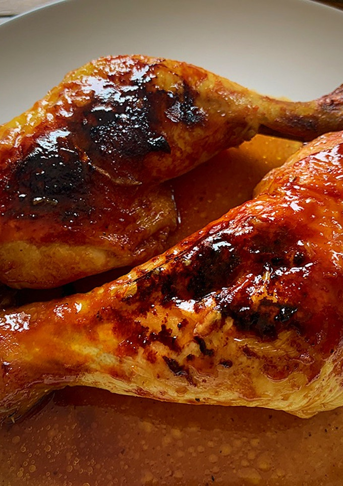 Una foto de Pollo al horno con tomate, soja y miel