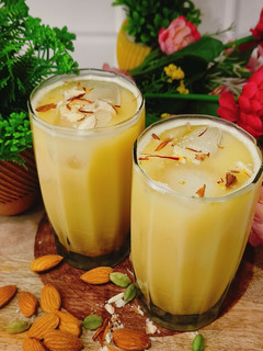 केसर बादाम सत्तू शरबत (saffron almond sattu cooler) रेसिपी मुख्य फोटो