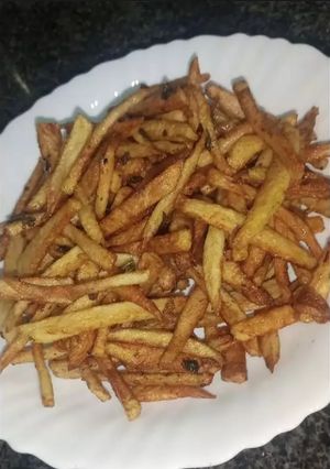 A picture of Potato kurkure fries.