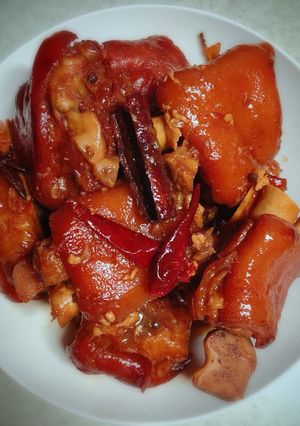 A picture of Chinese-Style Braised Pork Hock.