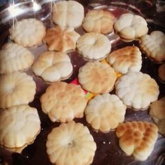 A picture of Danish butter cookies🍪.