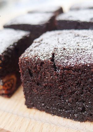 A picture of No-Fail Rice Cooker Brownie Chocolate Cake.