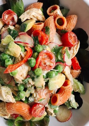 Hình của món Salad Nui Trộn Ức Gà Xé, Rau Củ & Sữa Chua Healthy.