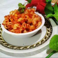 A picture of Schezwan pasta.