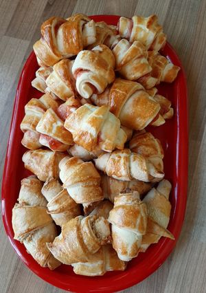 Diós és eperlekváros kiflik recept fotója