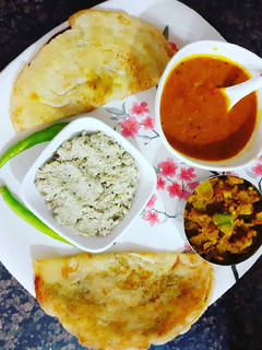 મસાલા ઢોસા (Masala Dosa Recipe In Gujarati) રેસીપી મુખ્ય ફોટો