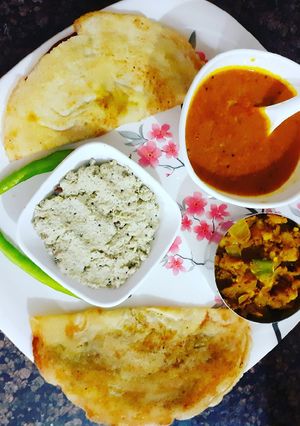 મસાલા ઢોસા (Masala Dosa Recipe In Gujarati) રેસીપી મુખ્ય ફોટો