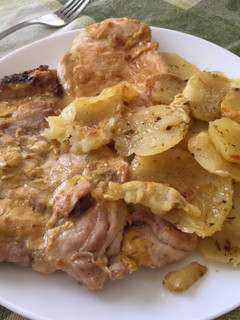 Una foto de Pollo al horno con miel y mostaza