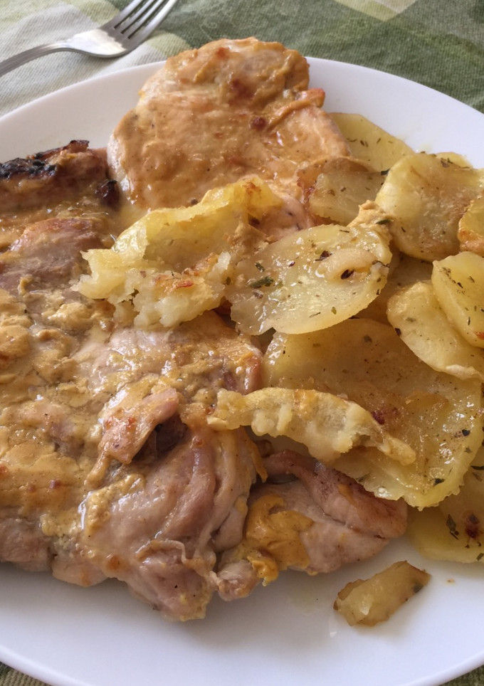 Una foto de Pollo al horno con miel y mostaza