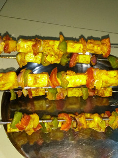 A picture of Restaurant style baked paneer tikka.