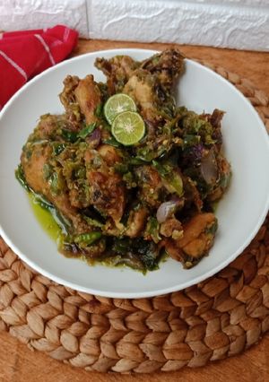 Foto resep Ayam pedas daun jeruk