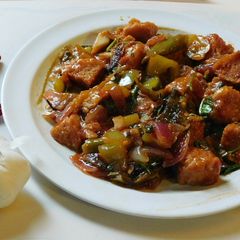 A picture of Chili idli fry with leftover idlies.
