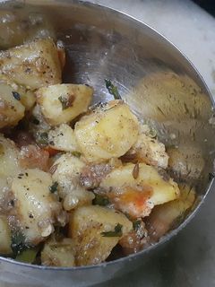 चटपटे आलू (Chatpate aloo recipe in hindi) रेसिपी मुख्य फोटो