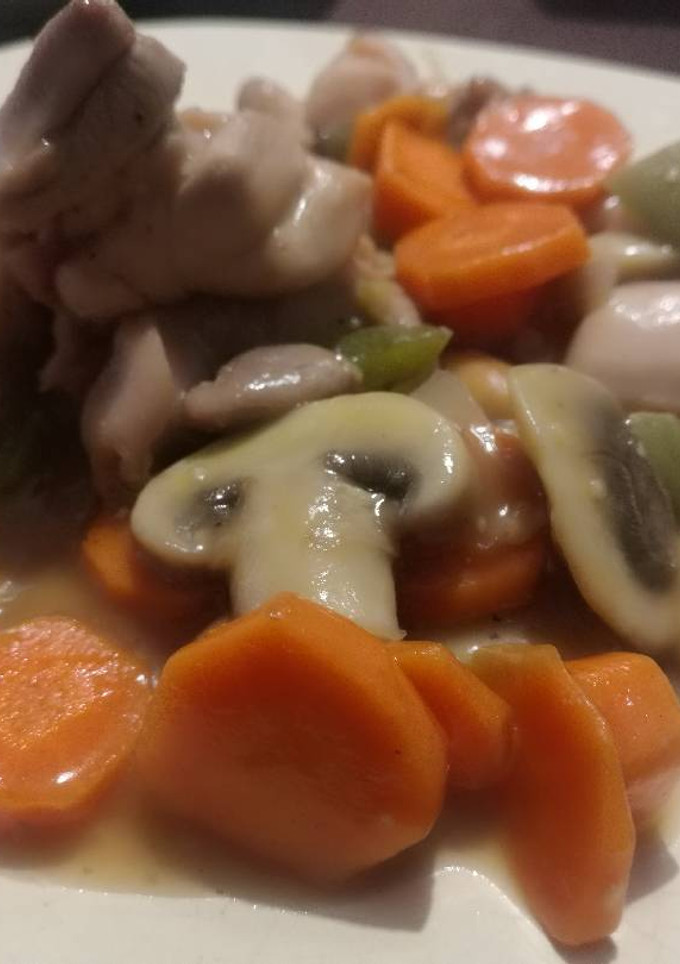 Una foto de Pollo con almendras