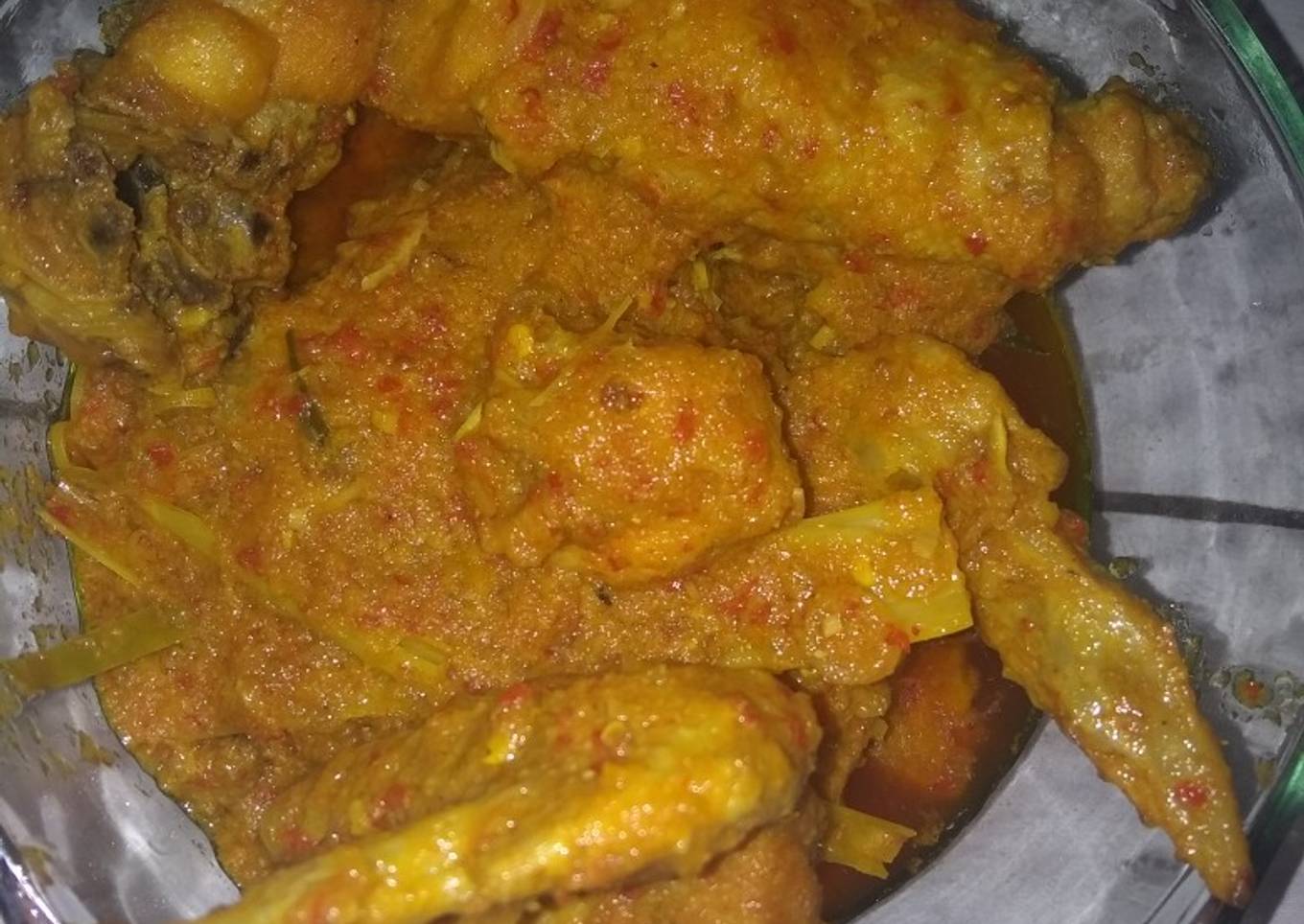 Ayam rica-rica super pedas.