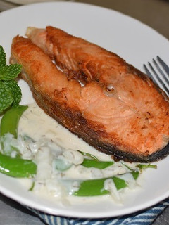 洋蔥優格佐鮭魚 的食譜成品照片