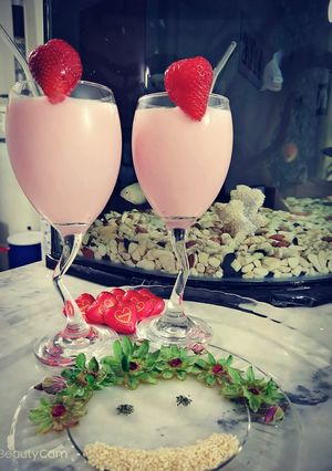عکسی از دستور اسموتی یا آبشار توت فرنگی🍓💪🍓