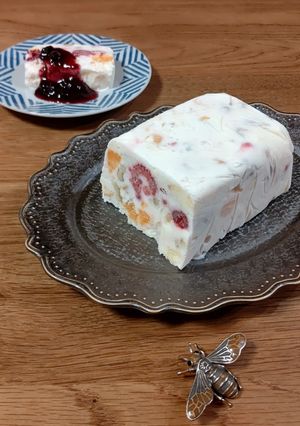A picture of ★Semifreddo made with drained yogurt★.