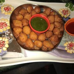 A picture of Sweet corn (bhutta) pakode.
