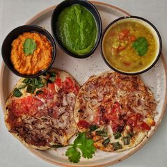 A picture of Veg uttapam.