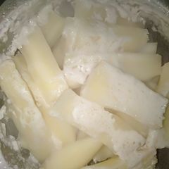 A picture of Coconut cassava.