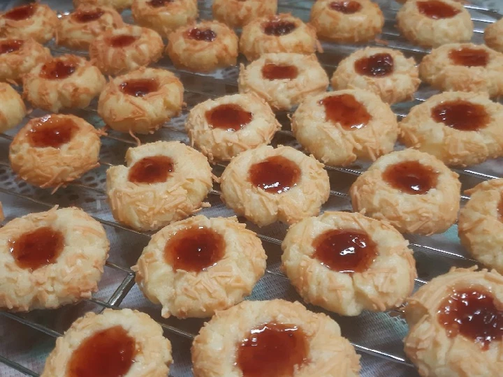 Easy Steps to Make Recipes Strawberry Thumbprint Cookies the Awesome  So Delicious.