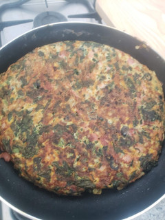 Una foto de Tortilla de espinaca y zanahoria..