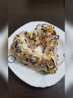 عکسی از دستور سالاد کلم و کشمش قالبی