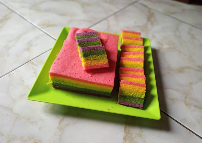 Rainbow cake gurih