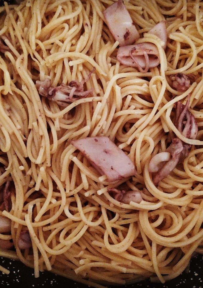 Una foto de Espaguetis con chipirones